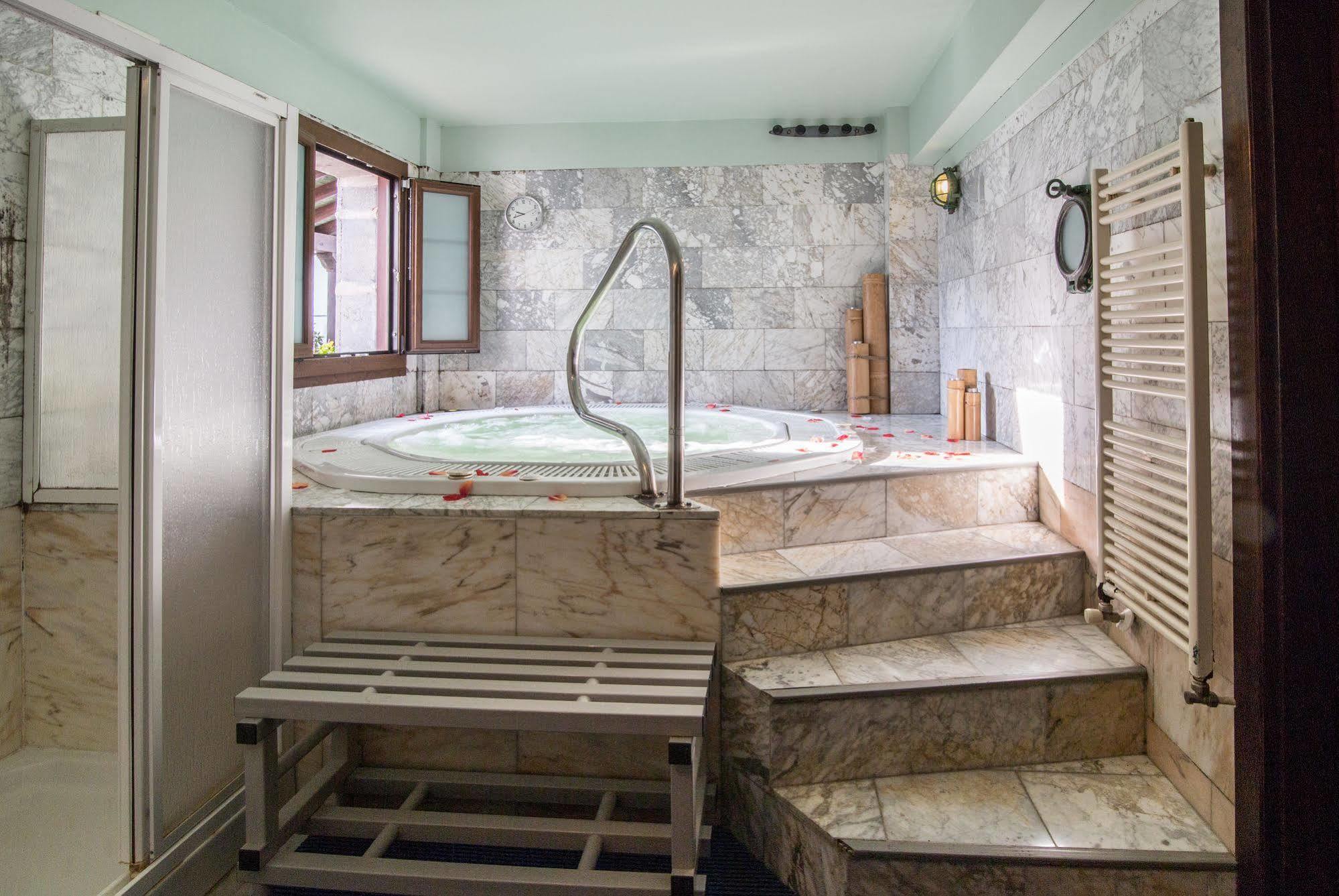 Hotel Spa Atxaspi Лесака Екстериор снимка